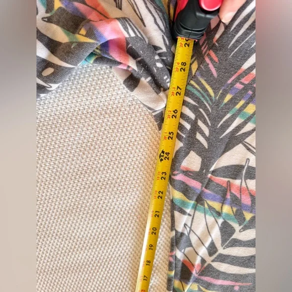 WILDFOX Colorful Black & White Tropical Joggers Sweatpants - Picture 10 of 10